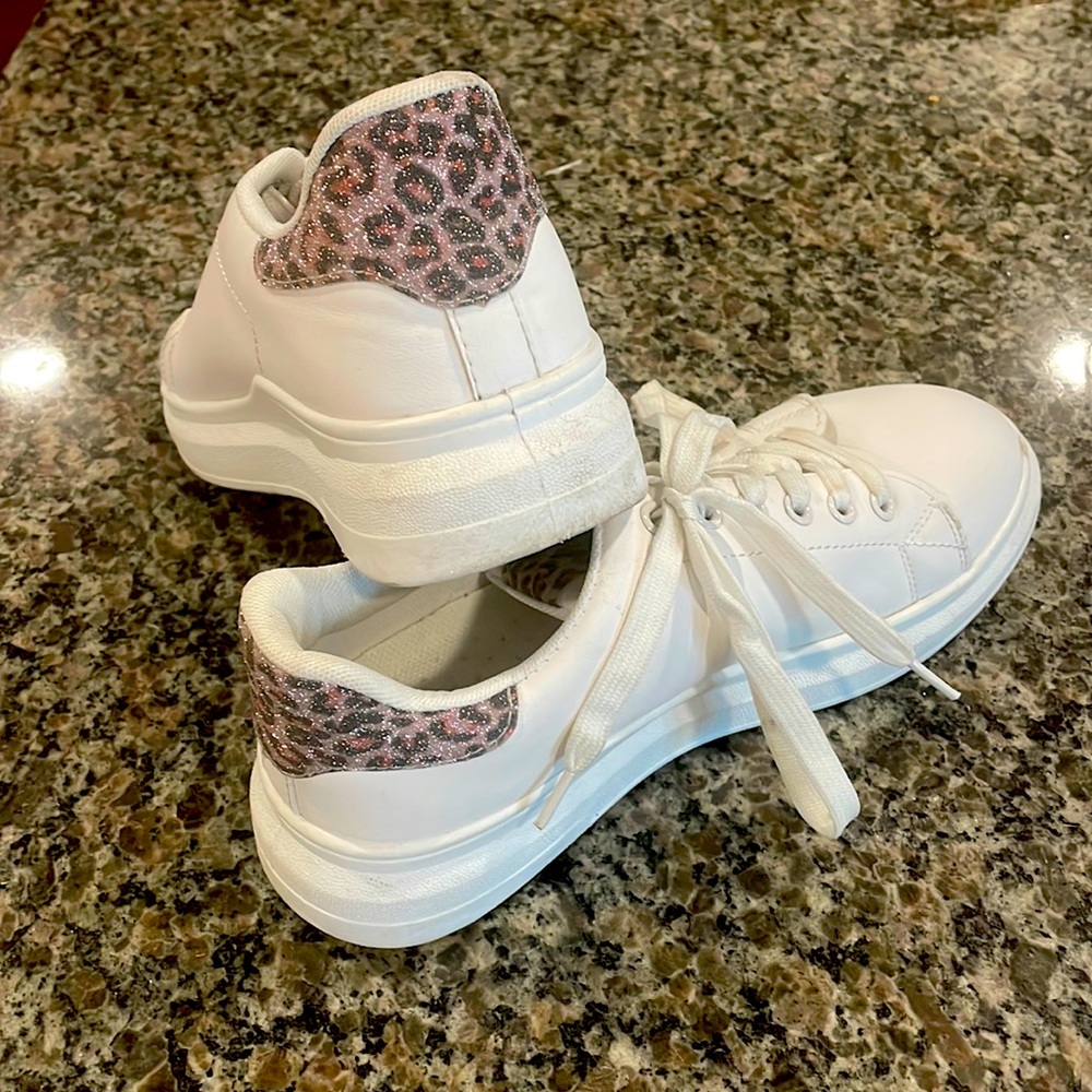 White Sneaker w/Pink Cheetah Detail